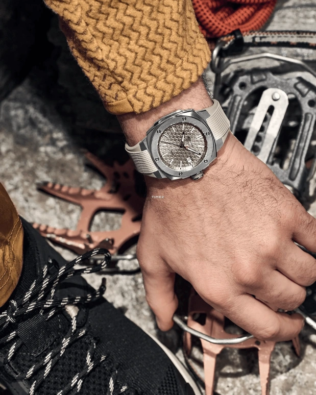 Alpina,ALPINER 39x40.40mm,39x40.40mm,Stainless Steel,Cream,Automatic,Day,In-house Caliber,AL,AL-525BG3AE6