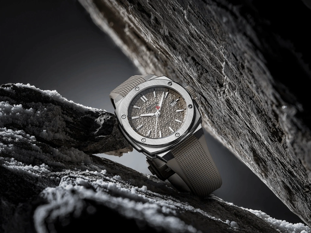 Alpina,ALPINER 39x40.40mm,39x40.40mm,Stainless Steel,Cream,Automatic,Day,In-house Caliber,AL,AL-525BG3AE6
