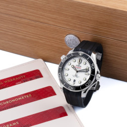 omega210.32.42.20.04.001在安帝古伦 Important Modern & Vintage Timepieces上的样品照片