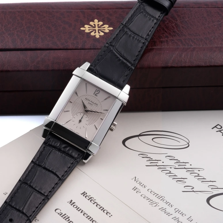 Sample photo of patek-philippe5111g at Antiquorum Important Modern & Vintage Timepiece