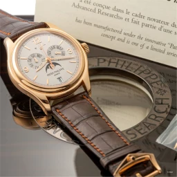 Patek Philippe5350R在安帝古伦 上的样品照片