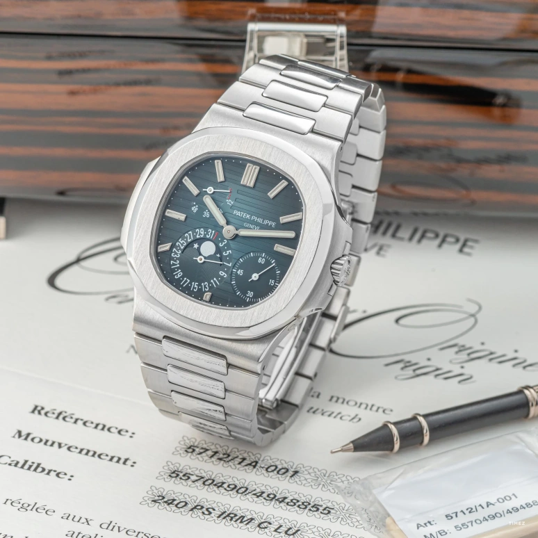 Patek Philippe5712在安帝古伦 上的样品照片