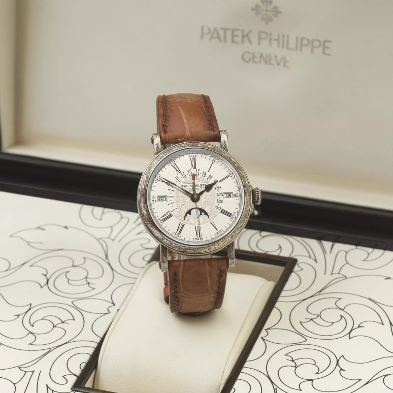 Patek Philippe5160G-001在邦瀚斯 Fine Watches上的样品照片