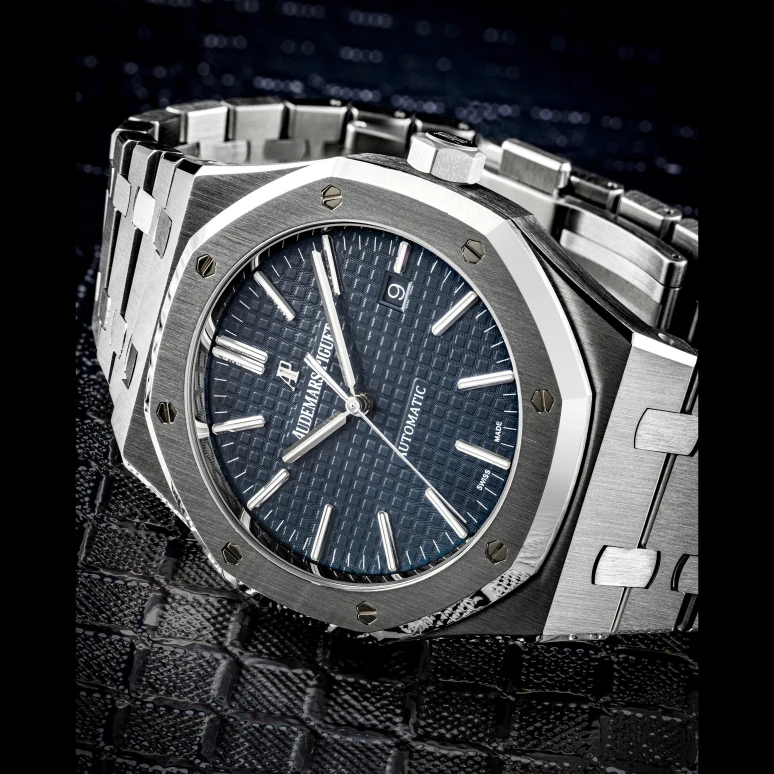 audemars-piguet15400st在佳士得 Important Watches, Featuring The Triazza Collection Part I上的样品照片