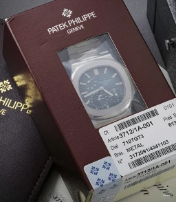 Patek Philippe3712/1A在富艺斯 The Geneva Watch AuctionGeneva Auction上的样品照片