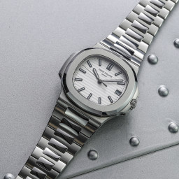 patek-philippe5711/1a-011在富艺斯 Phillips Watches Online: The Geneva Sessions, Fall 2022上的样品照片