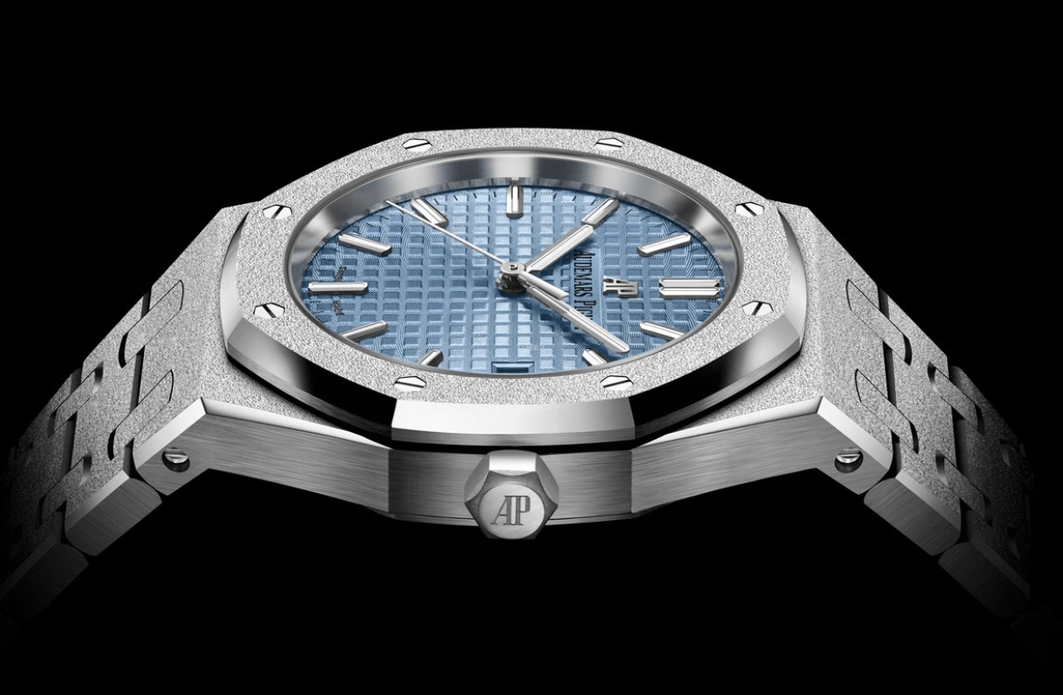 Audemars Piguet,Royal Oak 34mm,34mm,White Gold,Blue,Automatic,Day,50hours,77353BC,77353BC.GG.1263BC.01