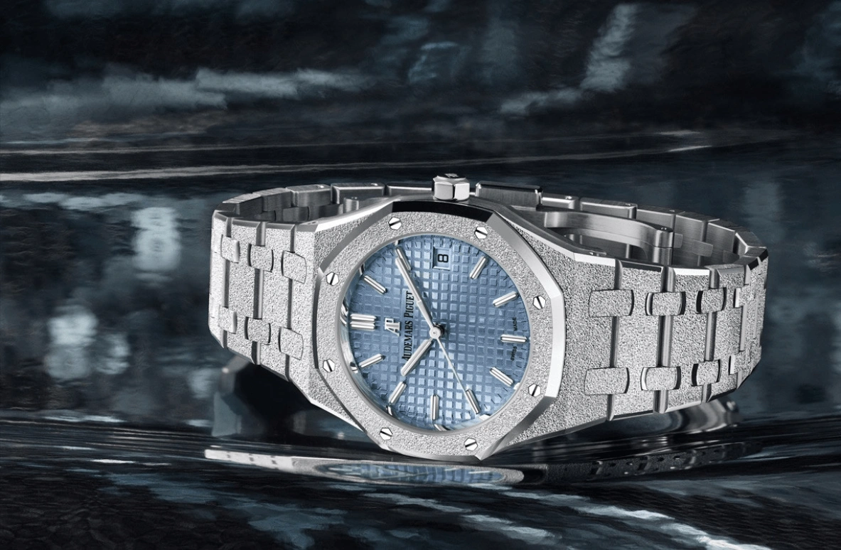 Audemars Piguet,Royal Oak 34mm,34mm,White Gold,Blue,Automatic,Day,50hours,77353BC,77353BC.GG.1263BC.01