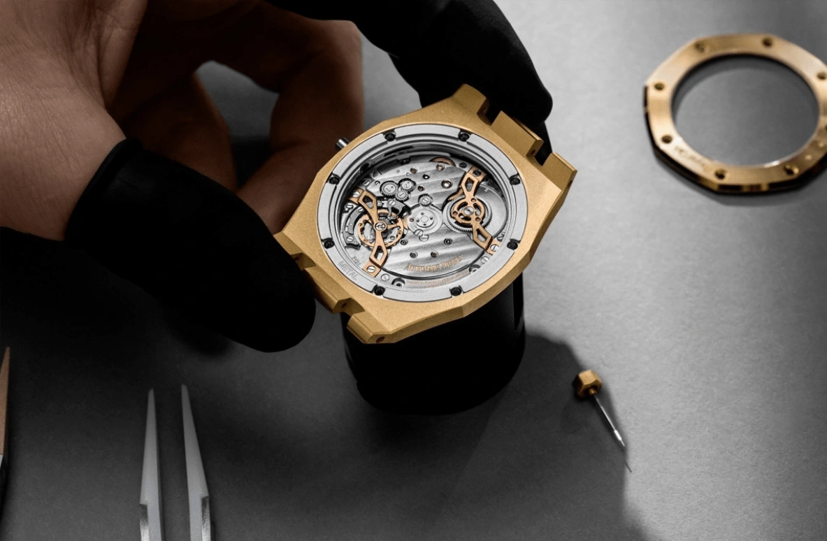 Audemars Piguet,Royal Oak 39mm,39mm,Yellow Gold,Champagne,Automatic,Day,55hours,16202BA,16202BA.OO.1240BA.01 50th