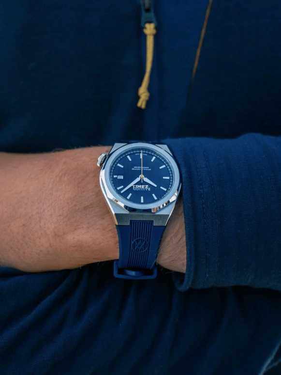 BA111OD,Chapter 7 40mm,40mm,Stainless Steel,Blue,Automatic,Day,38hours,Chapter 7 Chronometer Absolute Blue rubber strap