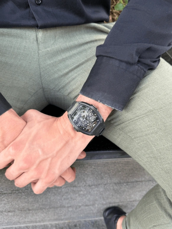 Blackout Concept,FL-One 44.60x52毫米,44.60x52毫米,精钢,黑色,自动上弦,42小时,蓝宝石,水晶玻璃,FL,FL-One Black