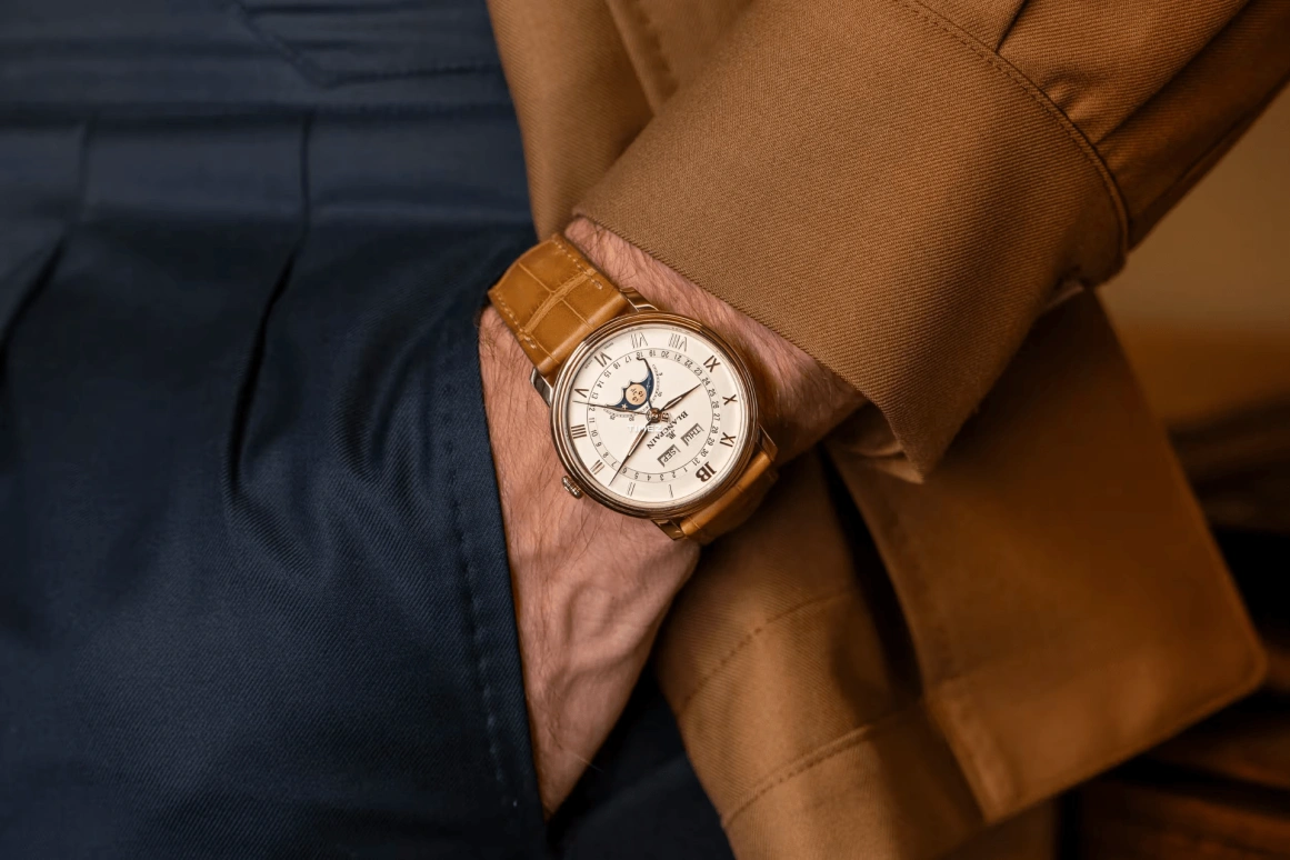 宝珀,经典 40.20毫米,40.20毫米,红金,白色,自动上弦,月相,月历,星期历,日历,72小时,自制机芯,6654N 3642 55B