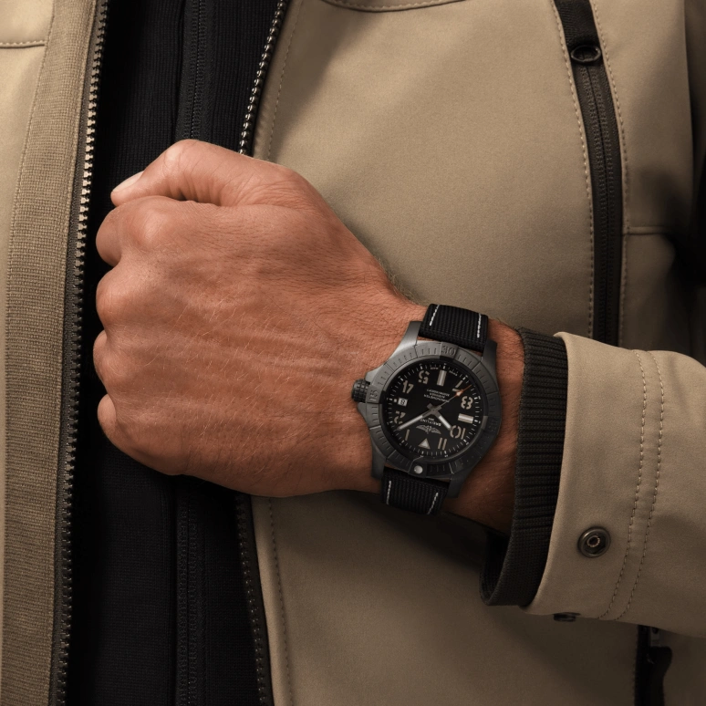 Breitling,Avenger 45mm,45mm,Titanium,Black,Automatic,Chronograph,Date,Anti-magnetic,V17319101B1X1