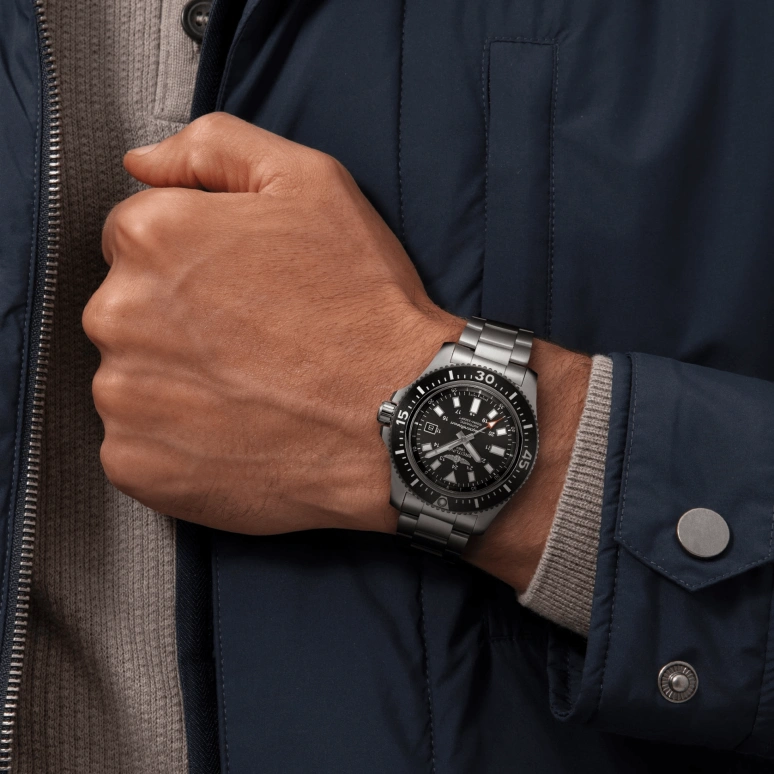 Breitling,Superocean 44mm,44mm,Ceramic,Stainless Steel,Black,Automatic,Day,40hours,Y17393101B1A1
