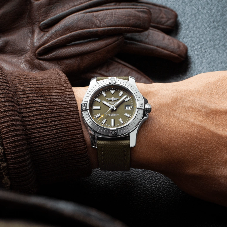 Breitling,Avenger 43mm,43mm,Stainless Steel,Green,Automatic,Chronograph,Date,Anti-magnetic,A17318101L1X1