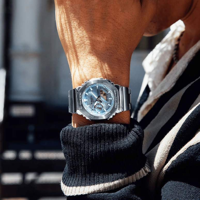 卡西欧,G-SHOCK 44.40毫米,44.40毫米,不锈钢,冰蓝色,石英,倒计时,计时,月历,星期历,蓝宝石,八角形,GM2110D,GM2110D-2A