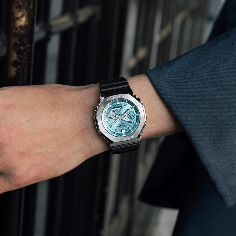卡西欧,G-SHOCK 44.40毫米,44.40毫米,生物基,合成树脂,冰蓝色,石英,倒计时,计时,月历,星期历,矿物水晶,八角形,GBM2100A,GBM2100A-1A2