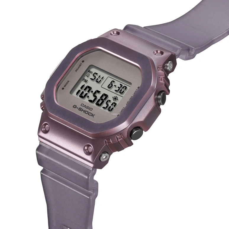 卡西欧,G-SHOCK 43.80x38.40毫米,43.80x38.40毫米,合成树脂,灰色,紫色,石英,倒计时,计时,月历,星期历,矿物水晶,方形,GMS5600MF,GMS5600MF-6