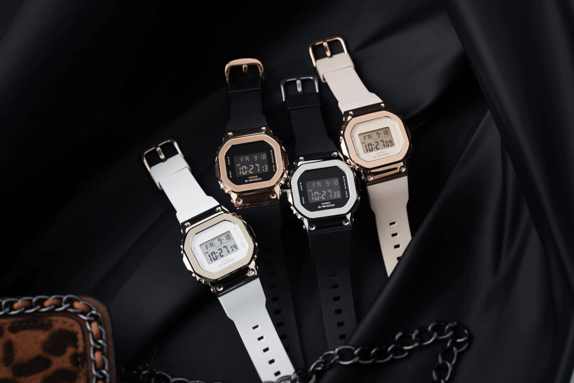 卡西欧,G-SHOCK 43.80x38.40毫米,43.80x38.40毫米,合成树脂,不锈钢,米色,石英,倒计时,计时,万年历,月历,玻璃,方形,GM,GM-S5600PG-4