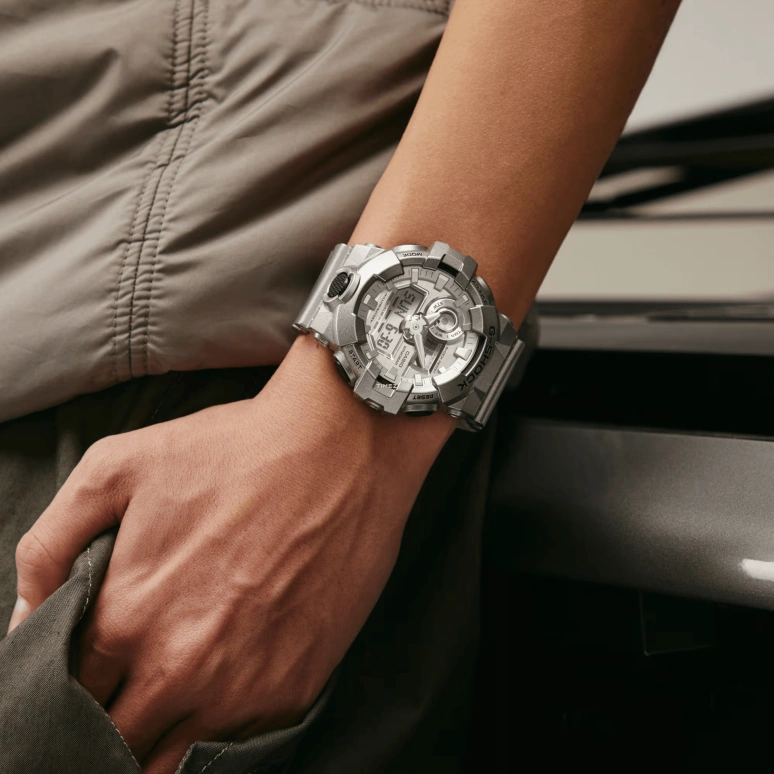 卡西欧,G-SHOCK 57.50x53.40毫米,57.50x53.40毫米,合成树脂,银色,石英,倒计时,计时,月历,星期历,矿物水晶,圆形,GA700FF,GA700FF-8A