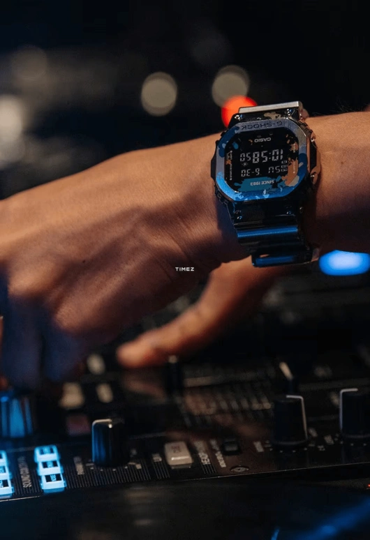 卡西欧,G-SHOCK 49.60x43.20毫米,49.60x43.20毫米,合成树脂,精钢,多色,石英,倒计时,计时,月历,星期历,矿物水晶,方形,GM5600SS,GM5600SS-1