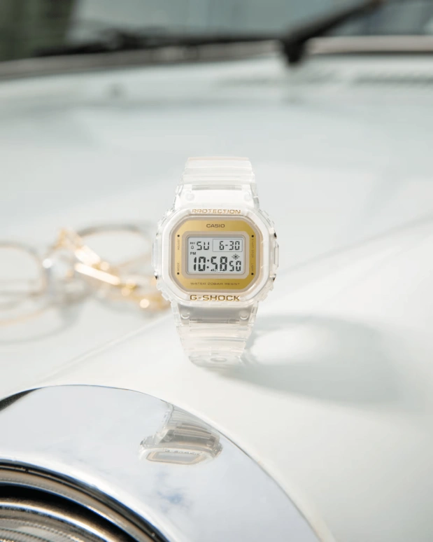 卡西欧,G-SHOCK 45.70x40.50毫米,45.70x40.50毫米,合成树脂,黄金色,灰色,石英,倒计时,计时,月历,星期历,矿物水晶,方形,GMDS5600SG,GMDS5600SG-7