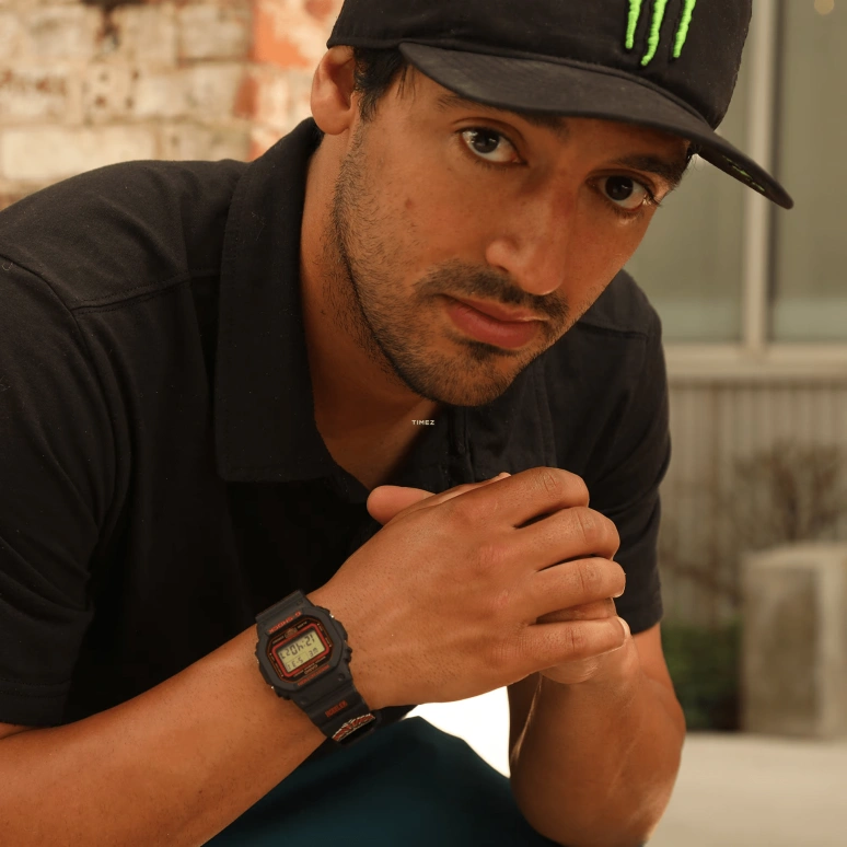 卡西欧,G-SHOCK 48.90x42.80毫米,48.90x42.80毫米,合成树脂,黑色,黄色,红色,石英,倒计时,计时,月历,星期历,矿物水晶,方形,DW5600KH,DW5600KH-1