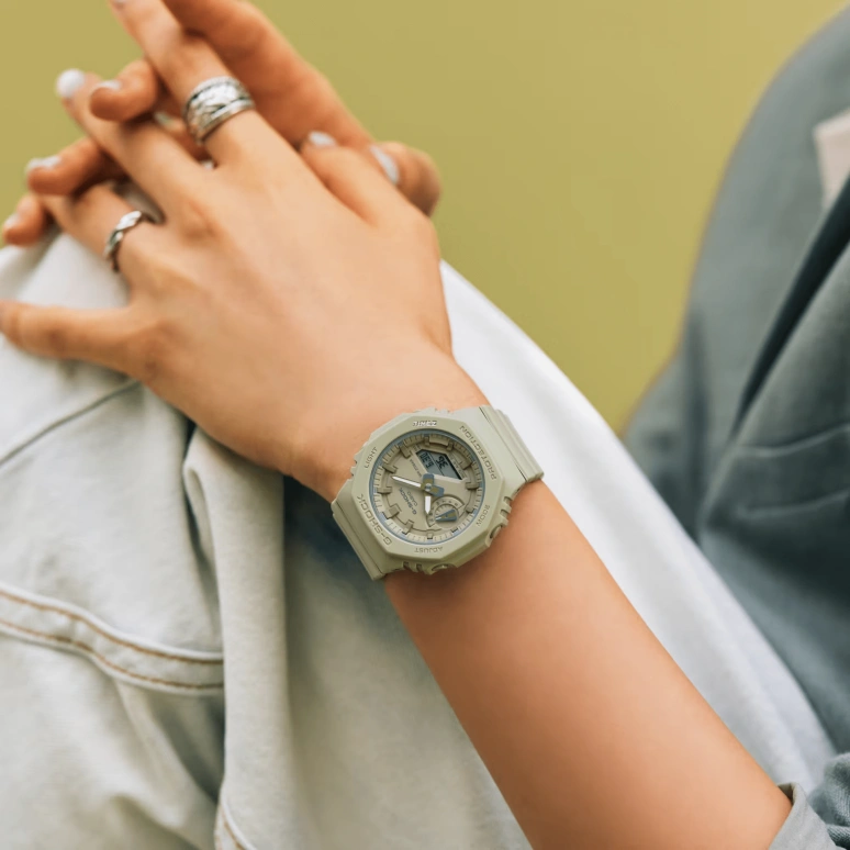 卡西欧,G-SHOCK 46.20x42.90毫米,46.20x42.90毫米,合成树脂,碳纤维,绿色,石英,倒计时,计时,月历,星期历,矿物水晶,圆形,GMAS2100BA3A