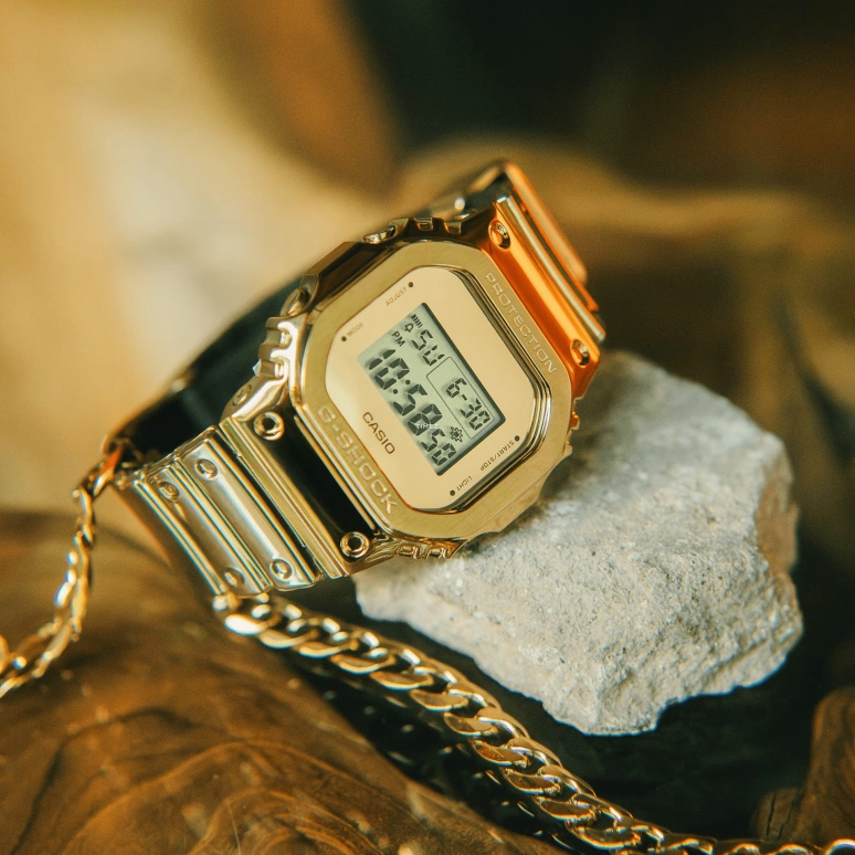 卡西欧,G-SHOCK 49.60x43.20毫米,49.60x43.20毫米,合成树脂,黄金色,石英,倒计时,计时,月历,星期历,矿物水晶,方形,GM5600YMG,GM5600YMG-9