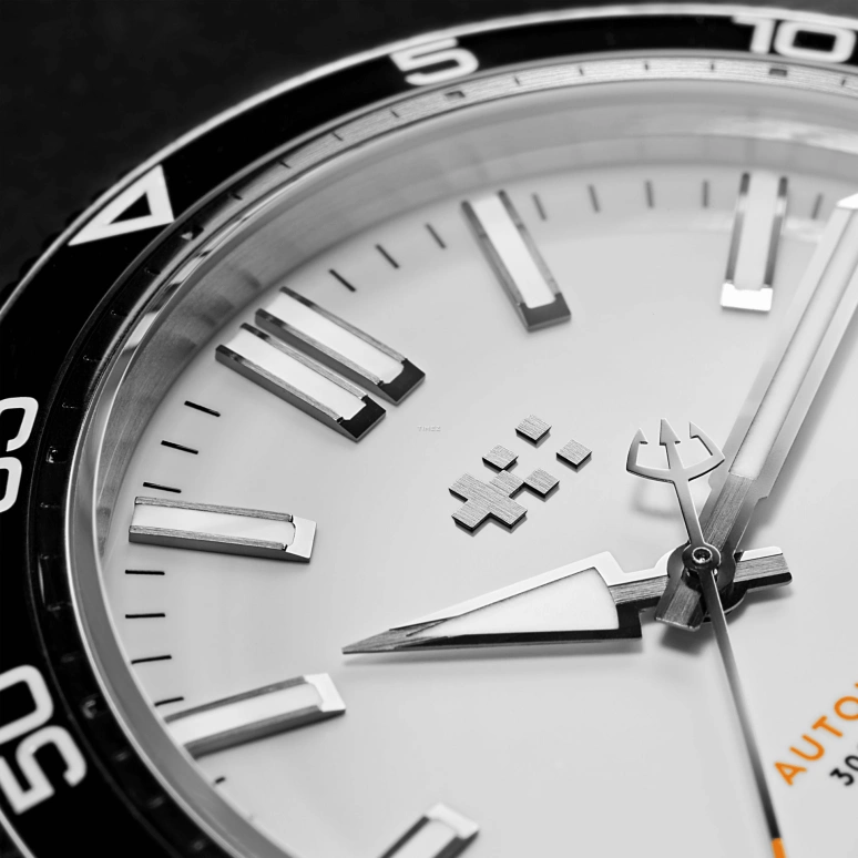 克里斯托弗沃德,C60 38毫米,38毫米,精钢,陶瓷,白色,自动上弦,日历,38小时,C60,C60-38ADA31S0KW1-RO