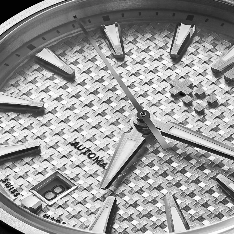 Christopher Ward,The Twelve 38mm,38mm,Stainless Steel,Silver White,Automatic,Day,38hours,C12,C12-38ADA1-S00W0-B0