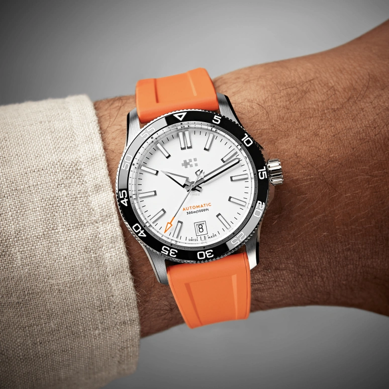 克里斯托弗沃德,C60 38毫米,38毫米,精钢,陶瓷,白色,自动上弦,日历,38小时,C60,C60-38ADA31S0KW1-RO