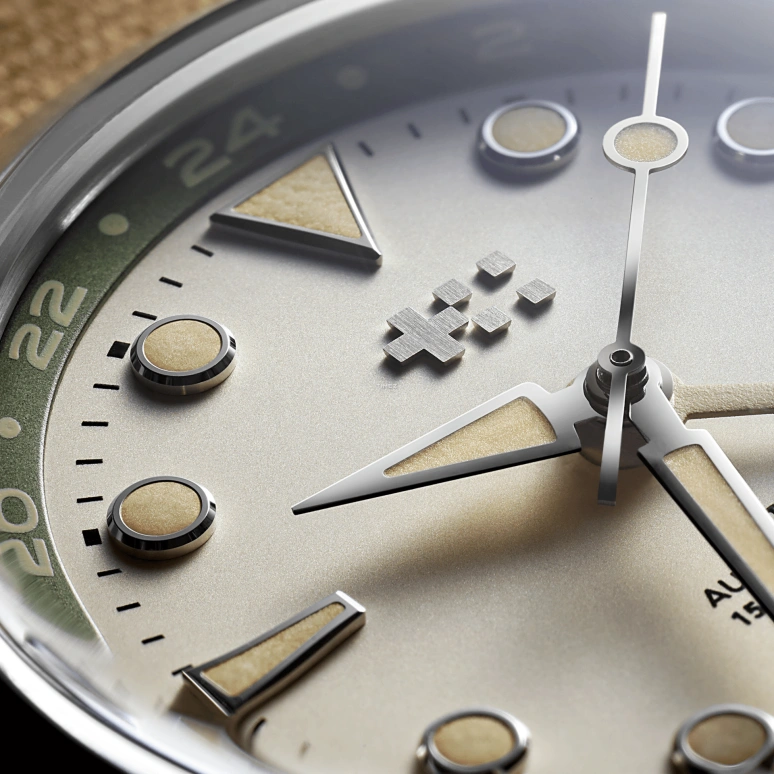 克里斯托弗沃德,C65 38毫米,38毫米,精钢,白色,自动上弦,日历,两地时,C65,C65-38AGM3-S00E1-WC