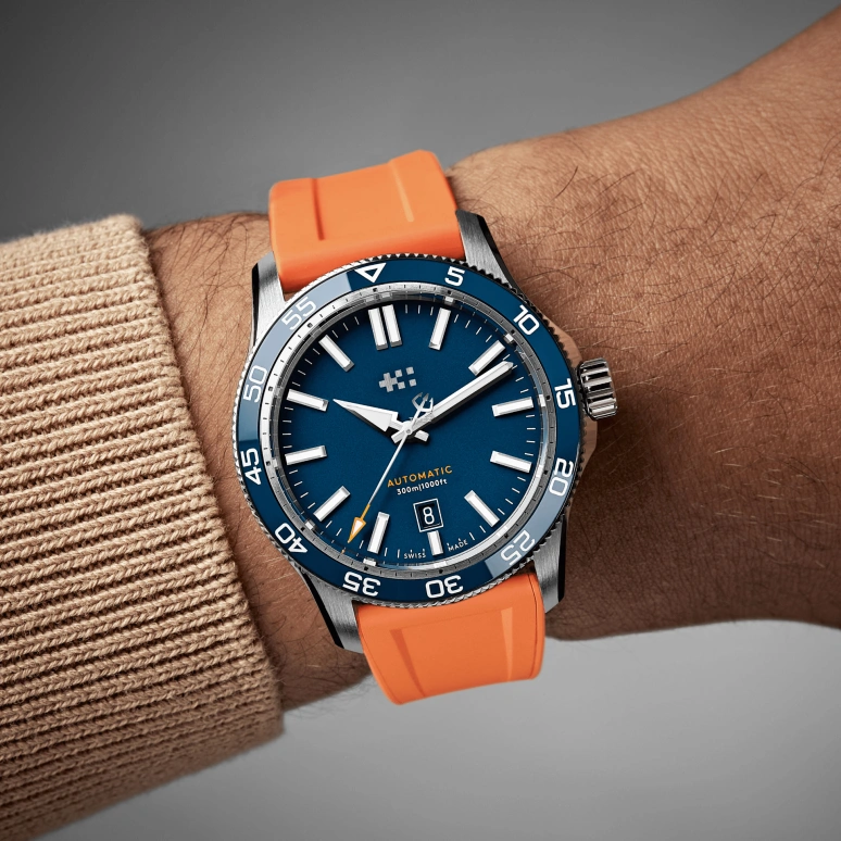 克里斯托弗沃德,C60 42毫米,42毫米,精钢,陶瓷,蓝色,自动上弦,日历,38小时,C60,C60-42ADA31S0BB1-RO2