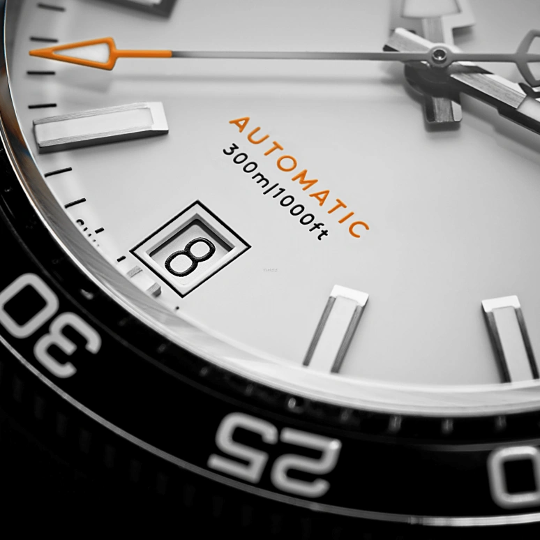 克里斯托弗沃德,C60 38毫米,38毫米,精钢,陶瓷,白色,自动上弦,日历,38小时,C60,C60-38ADA31S0KW1-RO