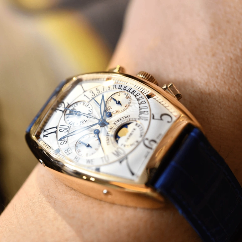 Franck Muller,Vintage 41x36mm,41x36mm,Yellow Gold,White,Automatic,Chronograph,Moonphase,Perpetual Calendar,Month,Sapphire,Crystal Glass,Tonneau,6850 CC QPB