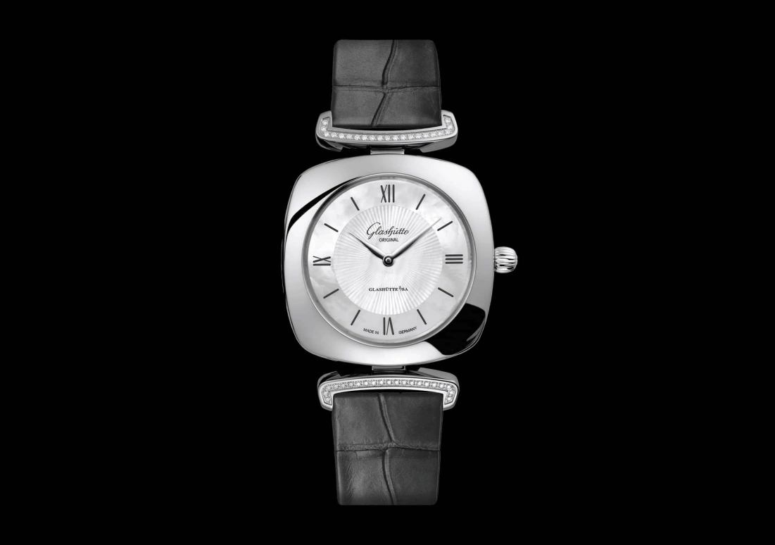 Glashütte Original,Pavonina 31mm,31mm,Red Gold,Stainless Steel,White,Quartz,Day,35712hours,1,1-03-02-05-12-31