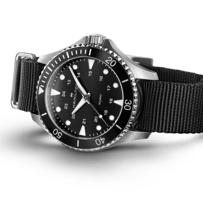 Hamilton,Khaki Navy 37mm,37mm,Stainless Steel,Black,Quartz,Sapphire,Crystal Glass,Round,H82201931