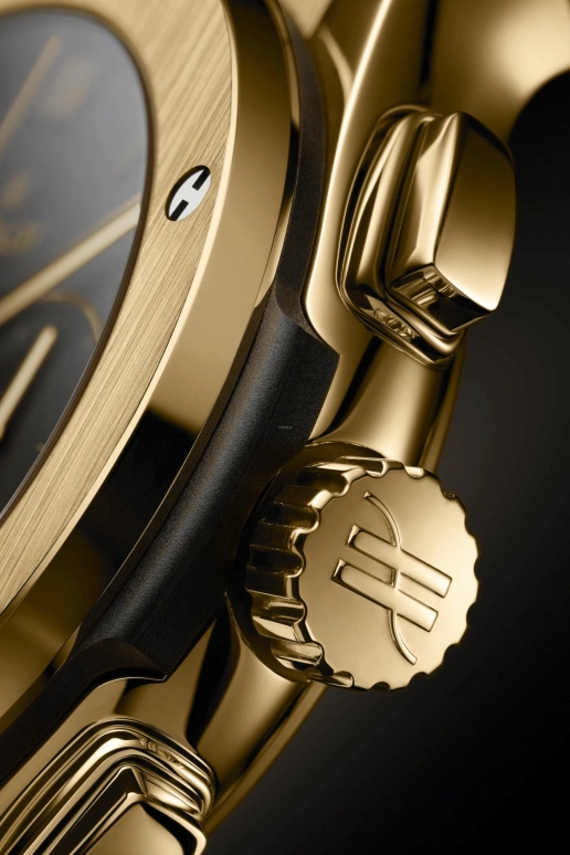 Hublot,Classic Fusion 42mm,42mm,Yellow Gold,Black,42hours,In-house Caliber,Sapphire,Crystal Glass,541,541.VX.1130.RX