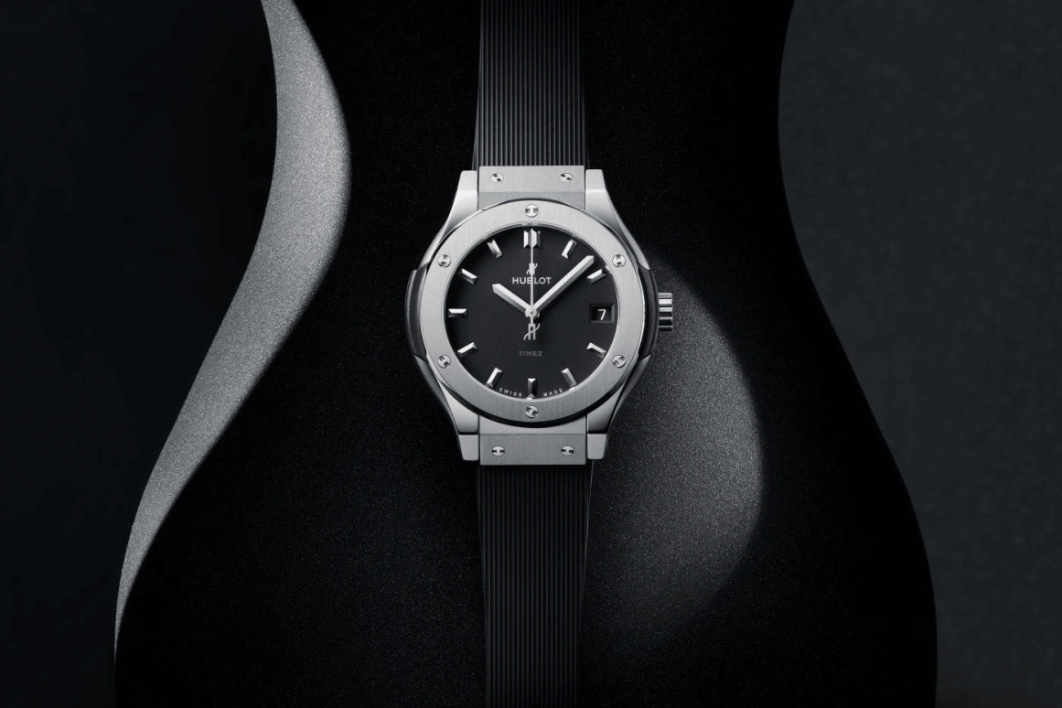 Hublot,Classic Fusion 33mm,33mm,Titanium Gold,Black,Quartz,In-house Caliber,Sapphire,581,581.NX.1171.RX