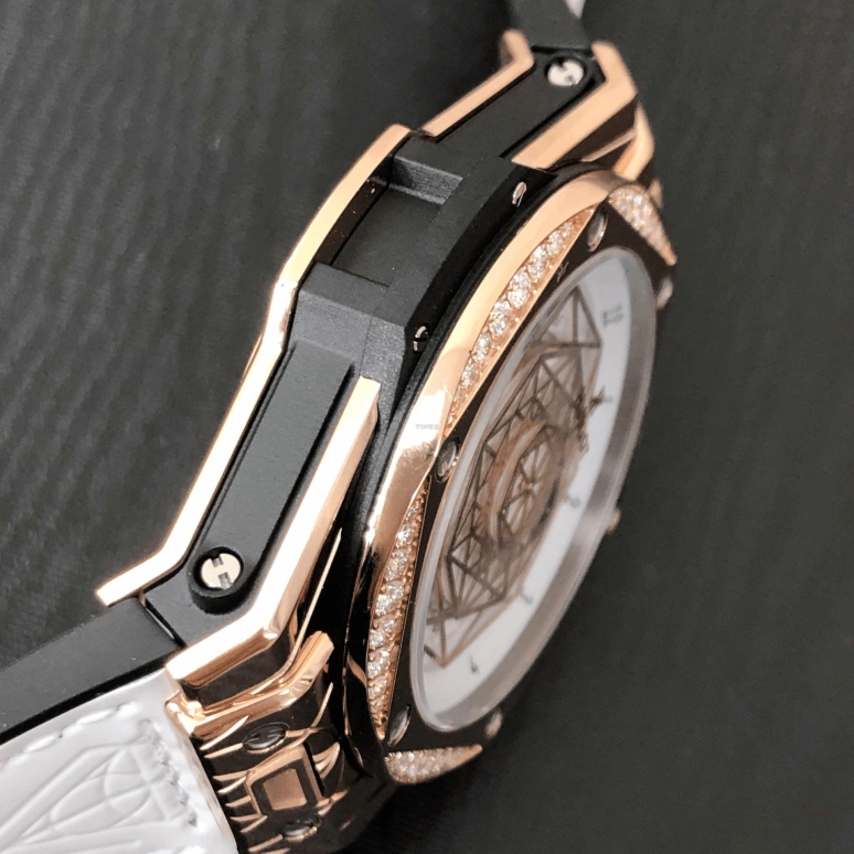 Hublot,Big Bang 39mm,39mm,KING GOLD,White,Automatic,50hours,In-house Caliber,465,465.OS.2028.VR.1204.MXM19