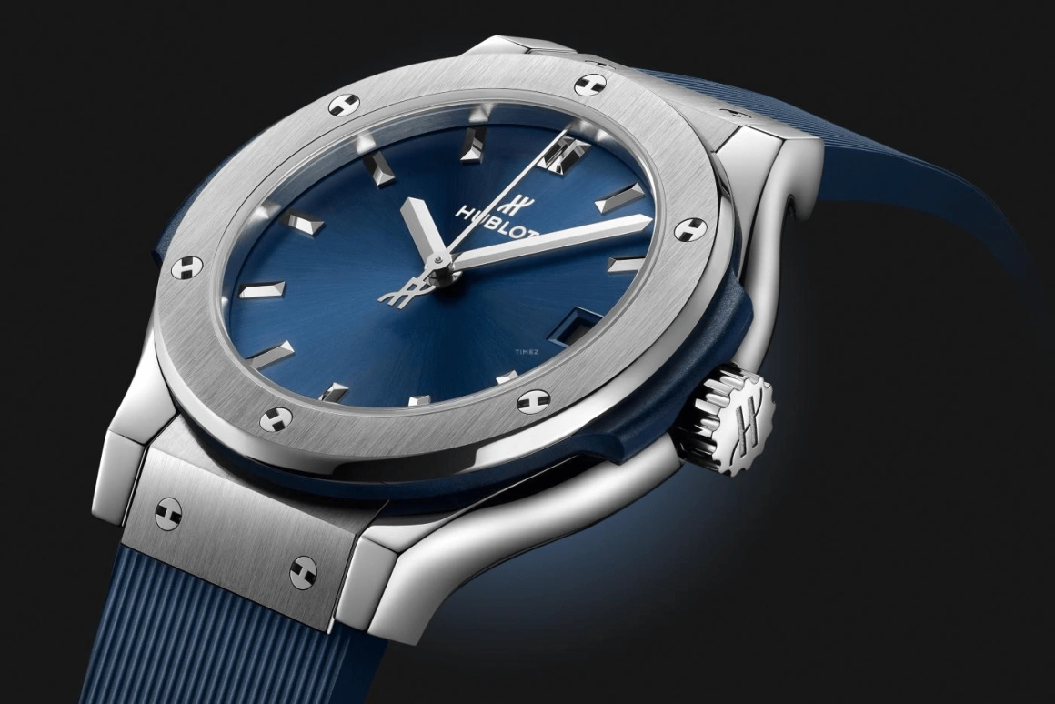 Hublot,Classic Fusion 33mm,33mm,Titanium Gold,Blue,Quartz,In-house Caliber,Sapphire,581,581.NX.7170.RX