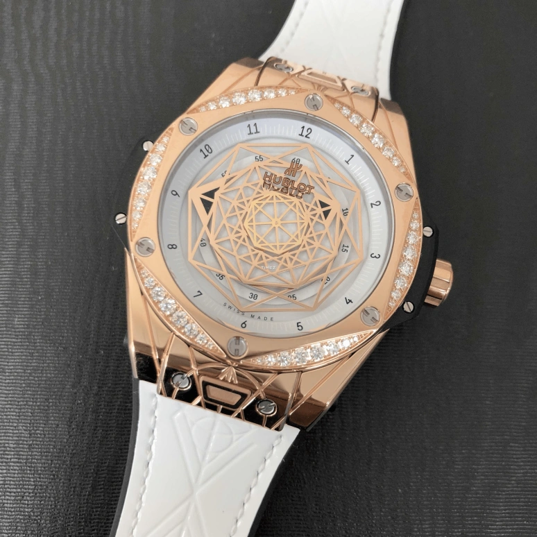 Hublot,Big Bang 39mm,39mm,KING GOLD,White,Automatic,50hours,In-house Caliber,465,465.OS.2028.VR.1204.MXM19