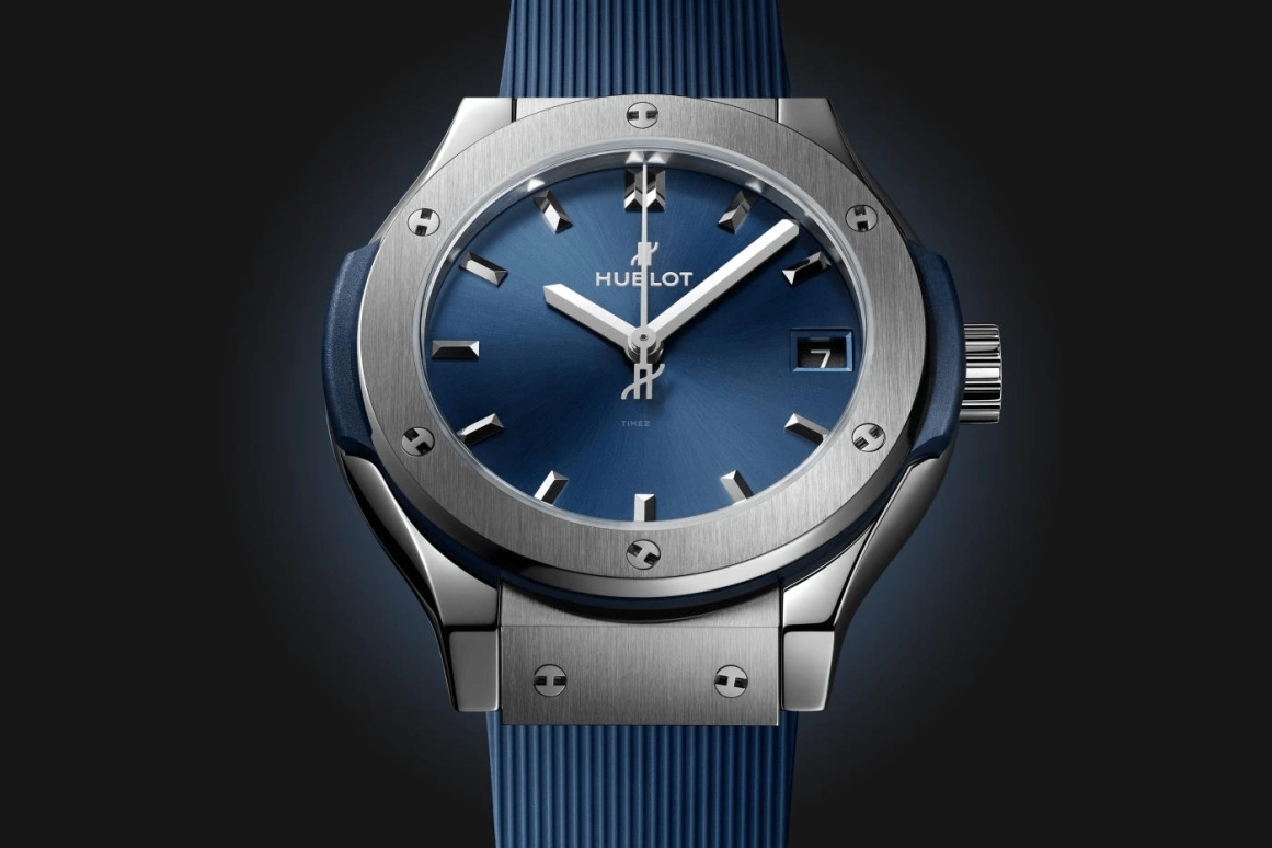 Hublot,Classic Fusion 33mm,33mm,Titanium Gold,Blue,Quartz,In-house Caliber,Sapphire,581,581.NX.7170.RX