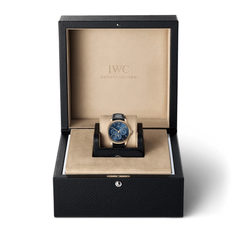 IWC,Portugieser 42.40mm,42.40mm,Red Gold,Blue,Automatic,Moonphase,Leap Year,Month,Date,60hours,In-house Caliber,IW344205