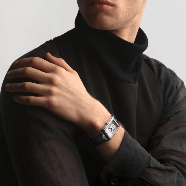 浪琴,黛绰维纳 28.20毫米,28.20毫米,不锈钢,银色,自动上弦,星期历,40小时,L5,L5.767.4.73.0