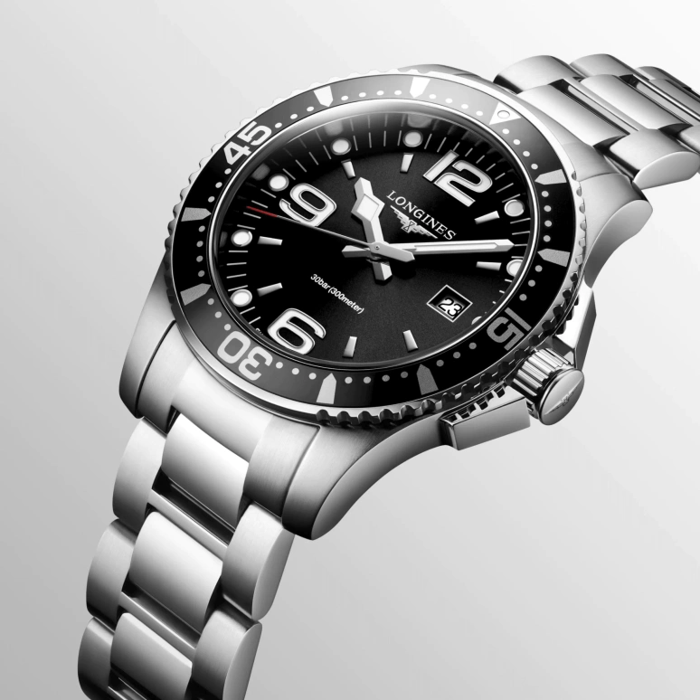 Longines,Sport 39mm,39mm,Stainless Steel,Black,Quartz,26280hours,In-house Caliber,L3,L3.730.4.56.6