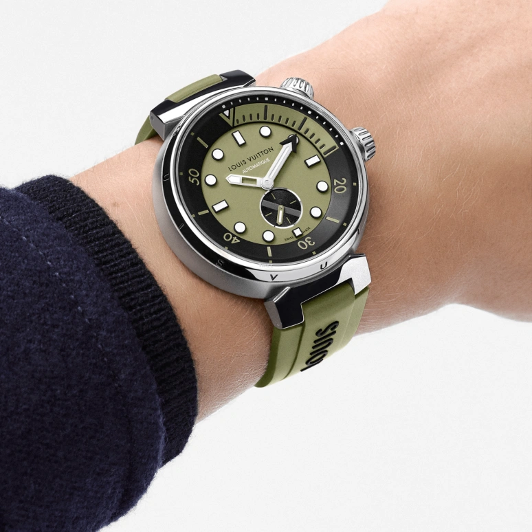 LOUIS VUITTON,Tambour Street Diver 44mm,44mm,Stainless Steel,Olive Green,Black,Green,Automatic,Sapphire,Crystal Glass,Round,QBB202