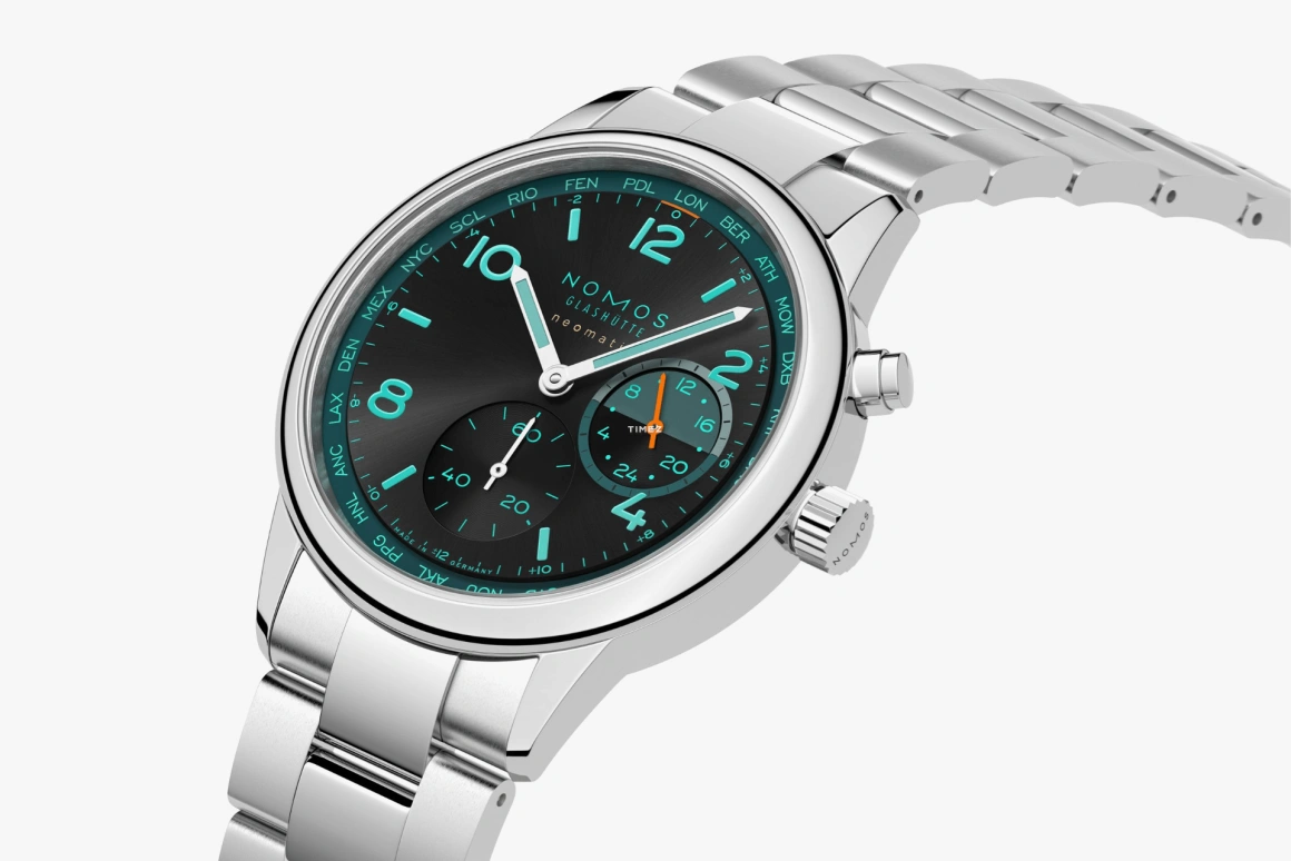 诺莫斯,Club 40毫米,40毫米,精钢,黑色,蓝色,自动上弦,计时,两地时,世界时,昼夜显示,42小时,自制机芯,790,790.S7