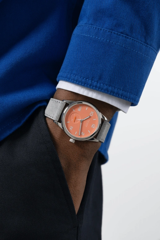Nomos Glashütte,Club 38.50mm,38.50mm,Stainless Steel,Salmon,Handwound,43hours,In-house Caliber,725